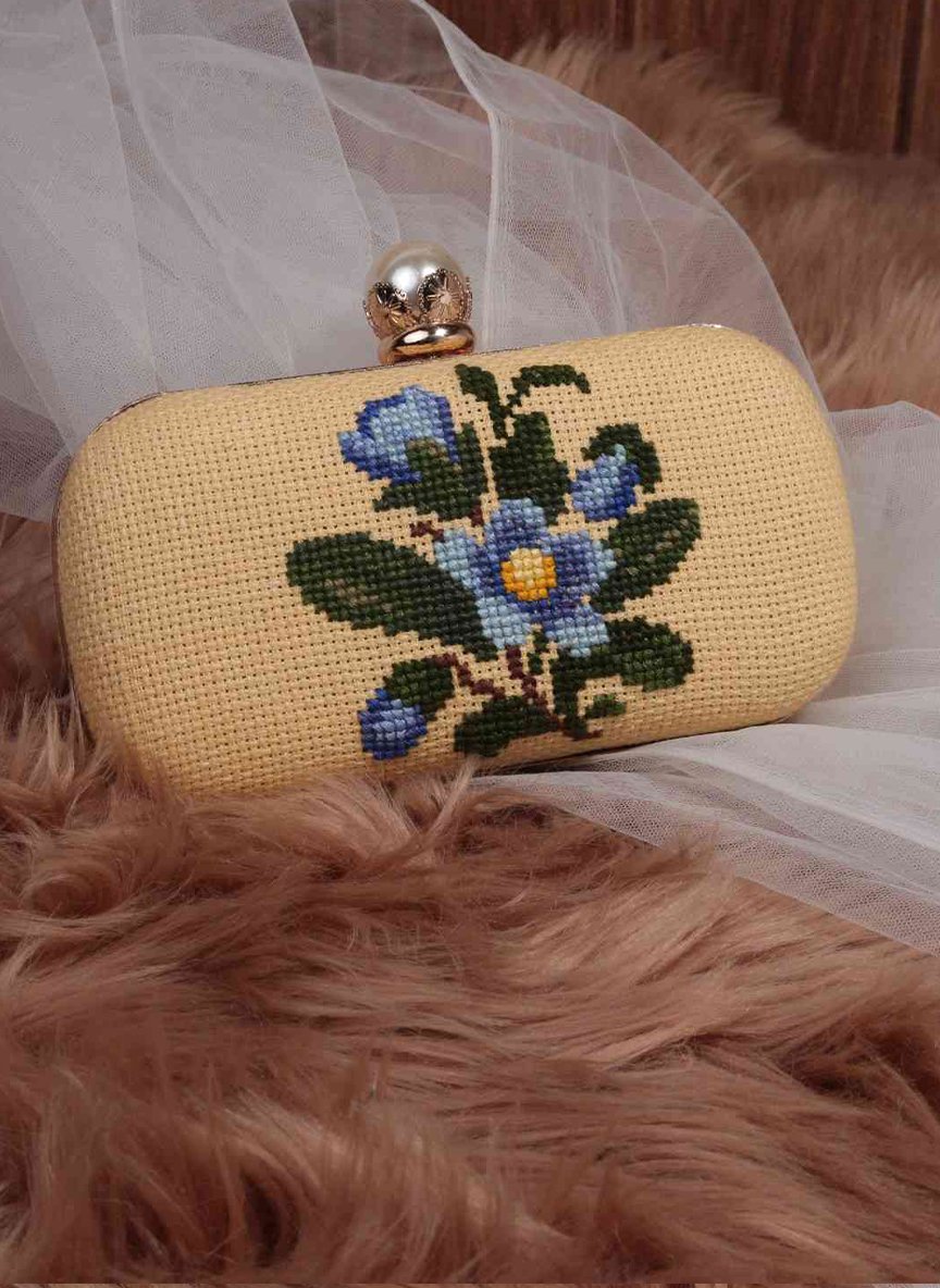 Metal frame clutches