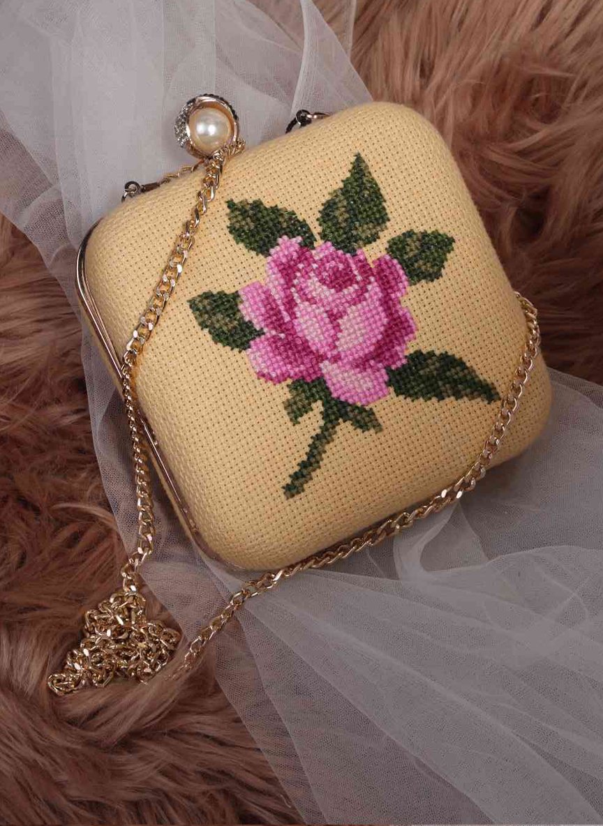 Square shape clutches