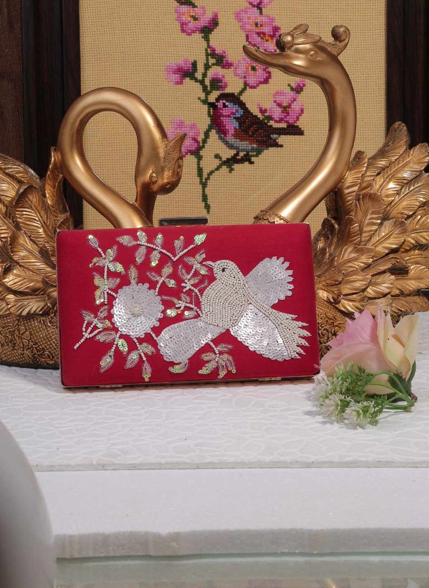 Square shape clutches