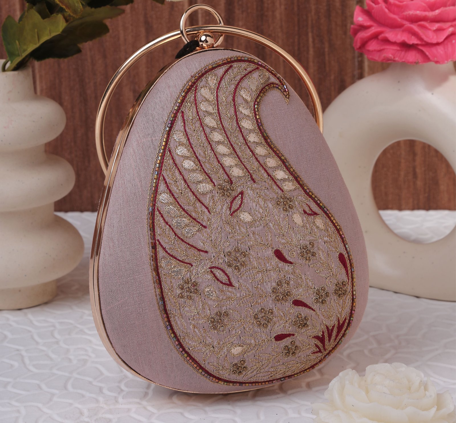 Square shape clutches