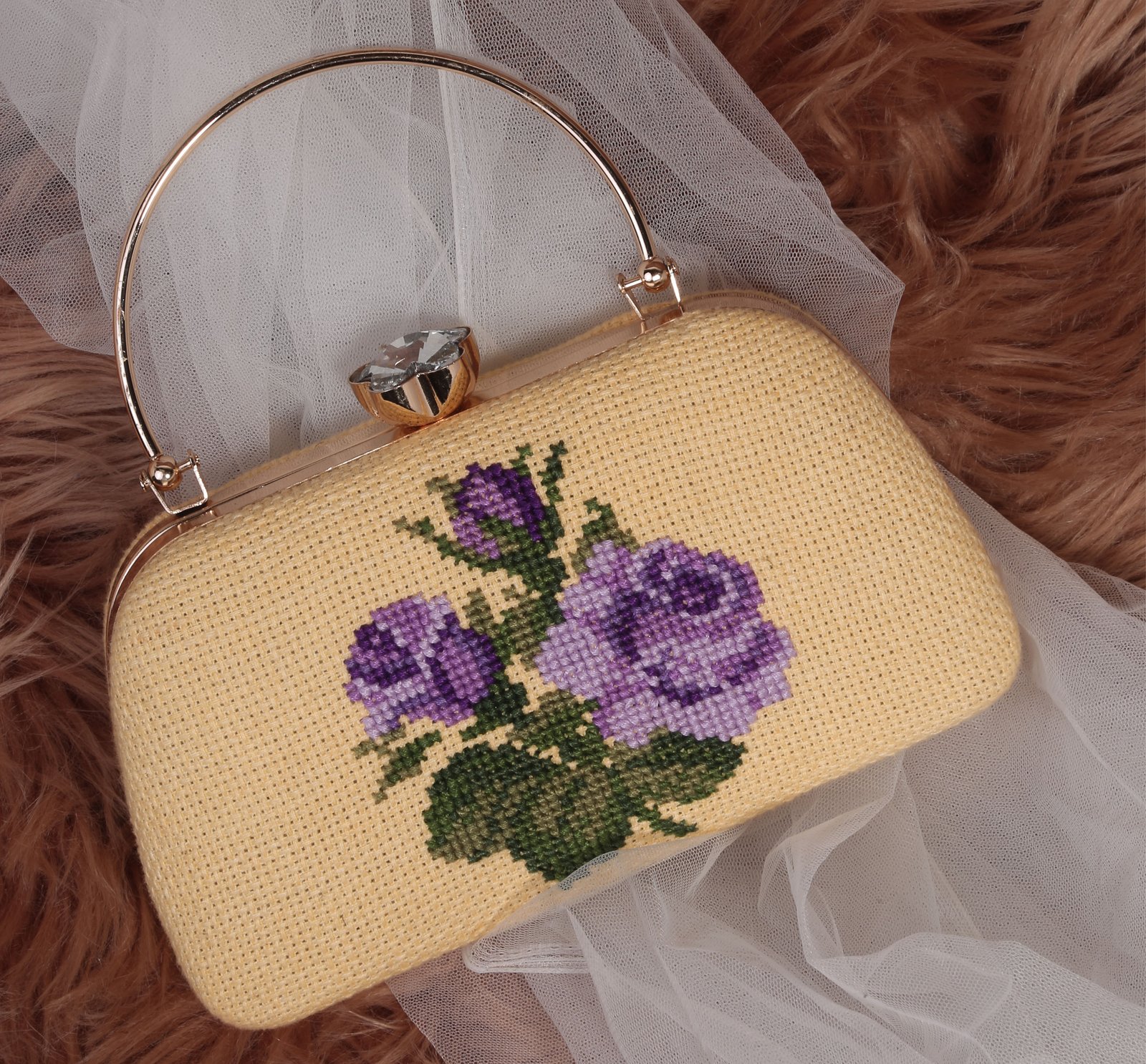 Metal frame clutches