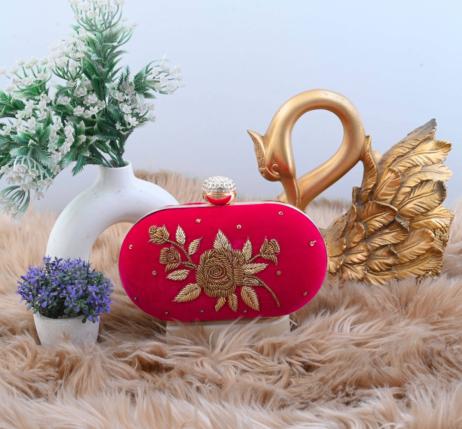 Capsule shape clutches