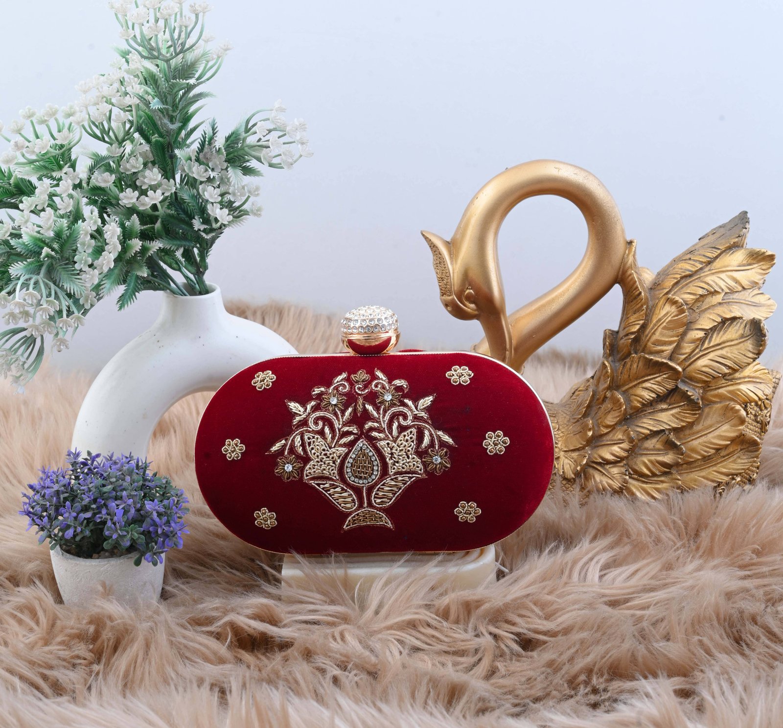 Capsule shape clutches