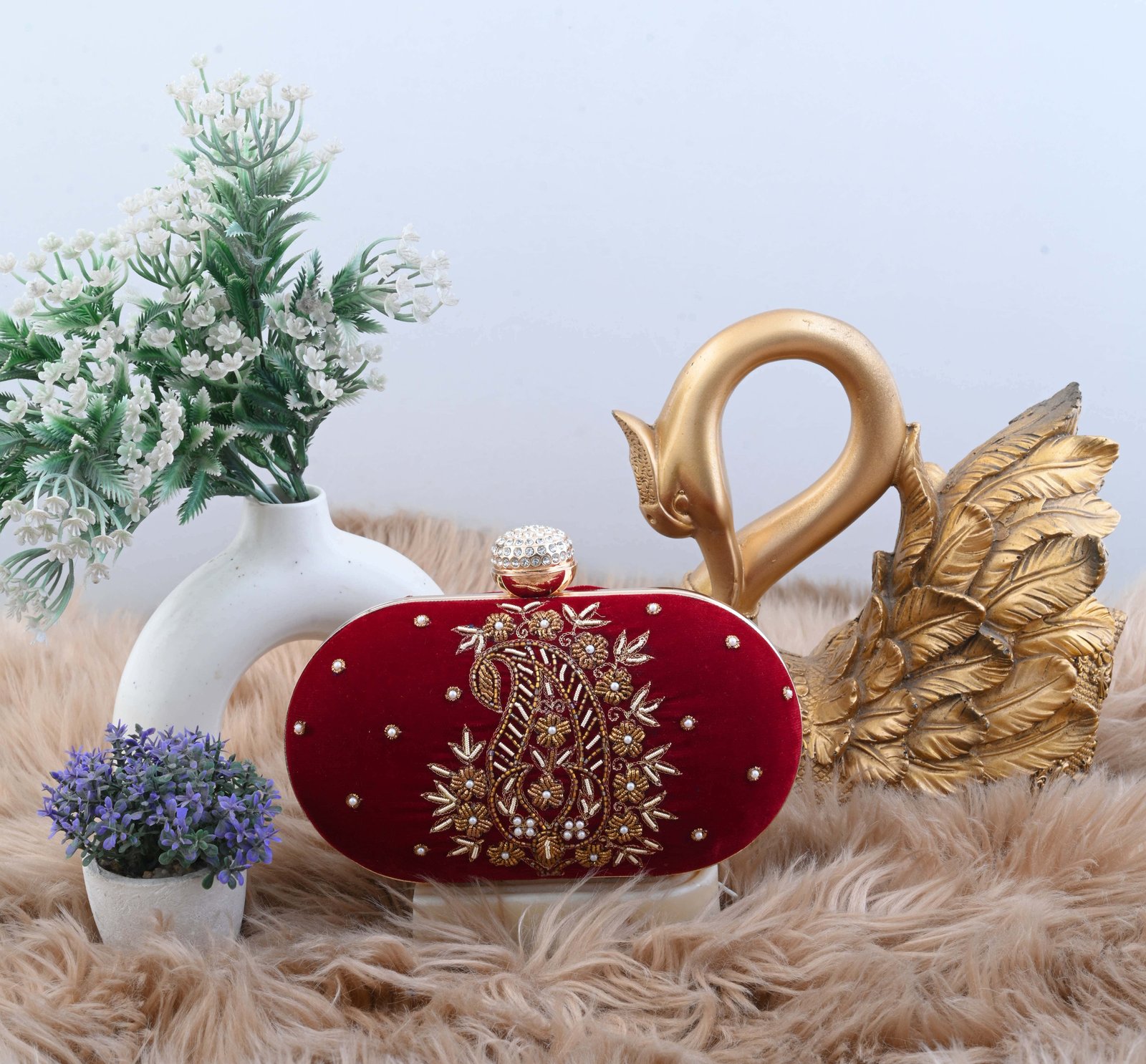 Capsule shape clutches