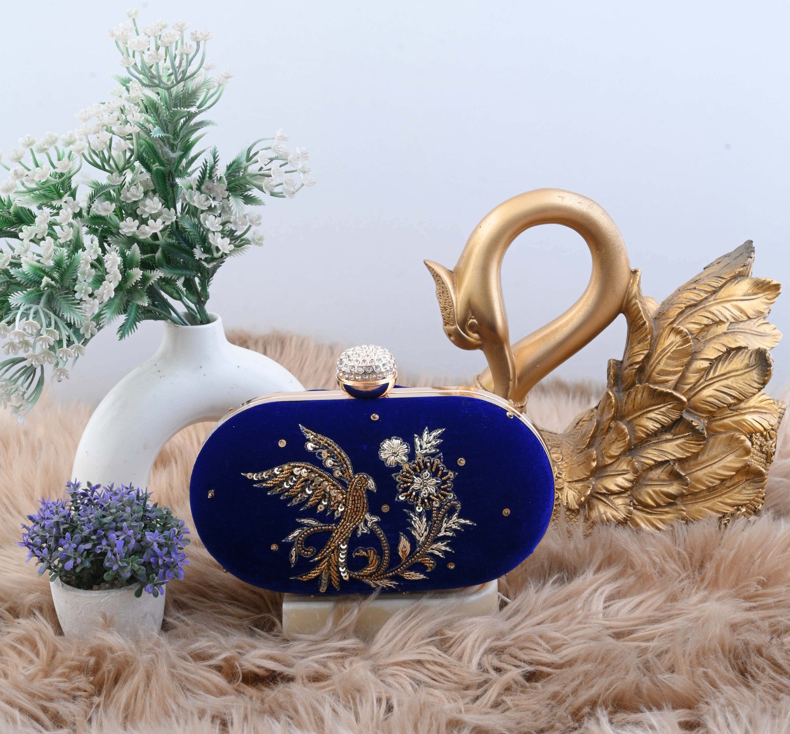 Capsule shape clutches