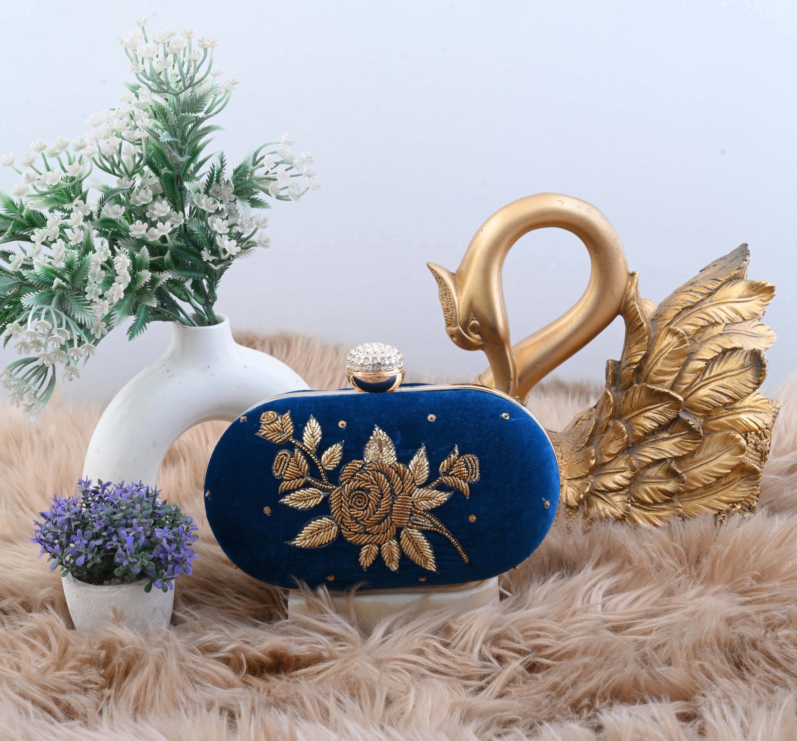 Capsule shape clutches